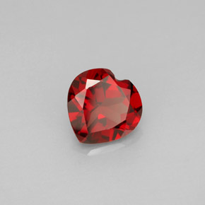 granate almandino Roja natural de 1.49 ct, Forma de corazón, VS