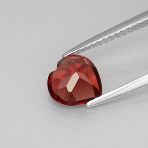 granate almandino Roja natural de 1.49 ct, Forma de corazón, VS