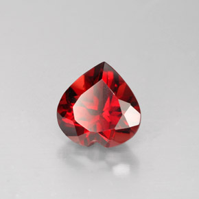 granate almandino Roja natural de 1.63 ct, Forma de corazón, VVS-VS