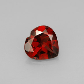 granate almandino Roja natural de 1.37 ct, Forma de corazón, VVS-VS