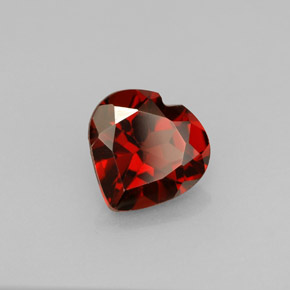granate almandino Roja natural de 1.37 ct, Forma de corazón, VVS-VS