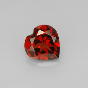 granate almandino Roja natural de 1.32 ct, Forma de corazón, VS