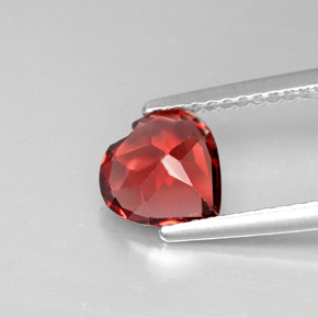 granate almandino Roja natural de 1.33 ct, Forma de corazón, VS