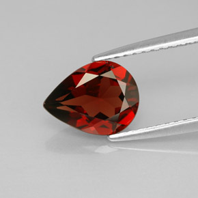 granate almandino Roja natural de 1.67 ct, En forma de pera, VVS-VS