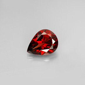 granate almandino Roja natural de 1.74 ct, En forma de pera, VVS-VS