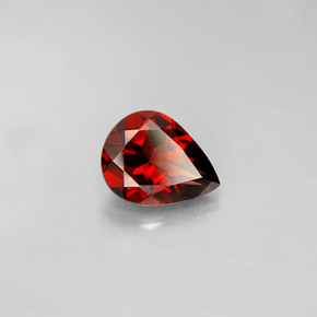 granate almandino Roja natural de 1.74 ct, En forma de pera, VVS-VS