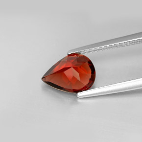 granate almandino Roja natural de 1.74 ct, En forma de pera, VVS-VS