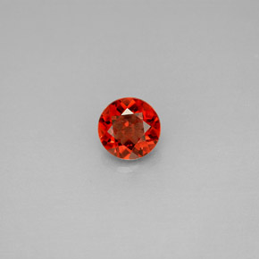 granate almandino Roja natural de 0.92 ct, Corte Redondo, VVS-VS