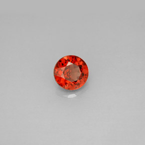 granate almandino Roja natural de 0.92 ct, Corte Redondo, VVS-VS