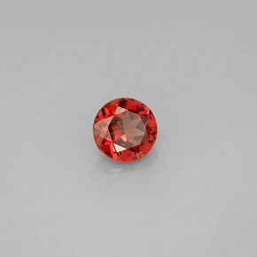 granate almandino Roja natural de 0.93 ct, Corte Redondo, VVS-VS