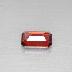 granate almandino Roja natural de 0.96 ct, corte esmeralda, VS