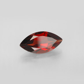 granate almandino Rojo oscuro natural de 2.93 ct, Marquesa, VVS-VS