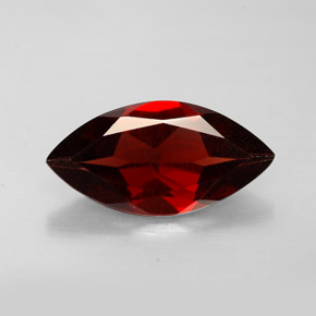 granate almandino Rojo oscuro natural de 2.68 ct, Marquesa, VS