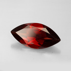 granate almandino Rojo oscuro natural de 2.68 ct, Marquesa, VS