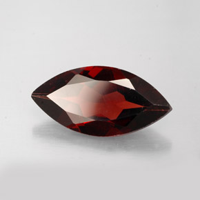 granate almandino Rojo oscuro natural de 2.71 ct, Marquesa, VS