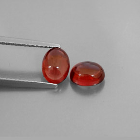 Gemas de granate almandino rojo natural de  ct, transparente, transparente / translúcido