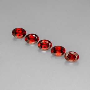 Gemas de granate almandino Roja natural de  ct, Corte Óvalo, VS