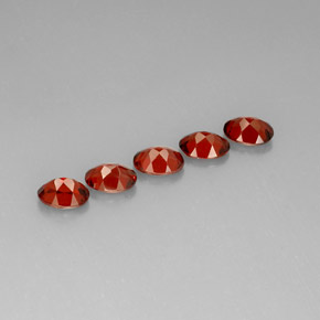 Gemas de granate almandino Roja natural de  ct, Corte Óvalo, VS
