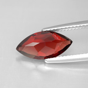 granate almandino Rojo oscuro natural de 3.18 ct, Marquesa, VVS-VS