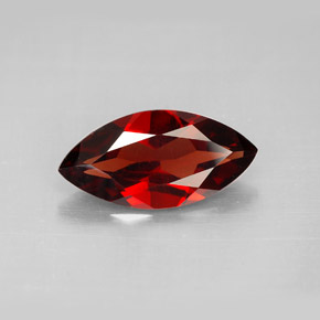 granate almandino Rojo oscuro natural de 2.72 ct, Marquesa, VVS-VS