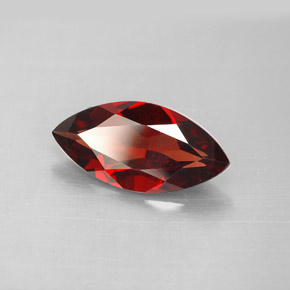 granate almandino Rojo oscuro natural de 2.72 ct, Marquesa, VVS-VS