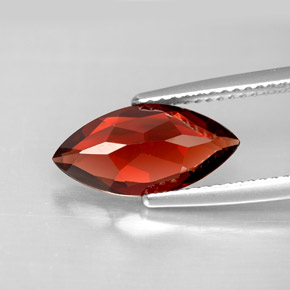 granate almandino Rojo oscuro natural de 2.72 ct, Marquesa, VVS-VS