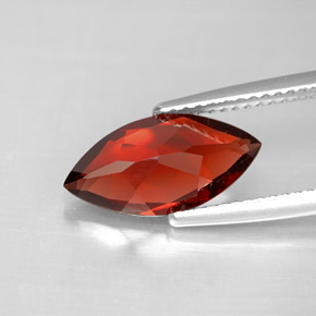 granate almandino Rojo oscuro natural de 2.94 ct, Marquesa, VVS-VS