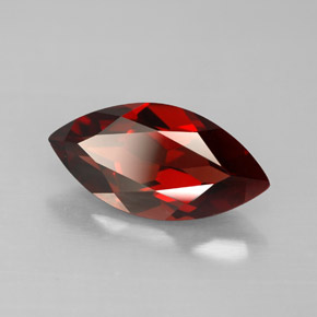 granate almandino Rojo oscuro natural de 3.16 ct, Marquesa, VVS-VS