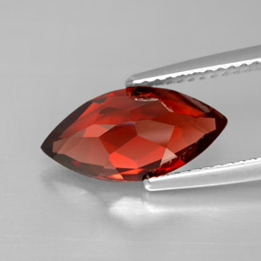 granate almandino Rojo oscuro natural de 3.16 ct, Marquesa, VVS-VS
