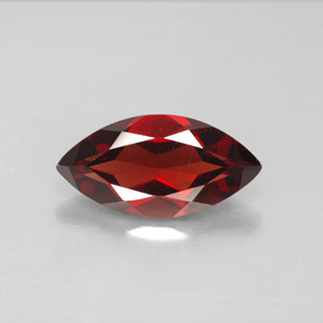 granate almandino Rojo oscuro natural de 3.11 ct, Marquesa, VS