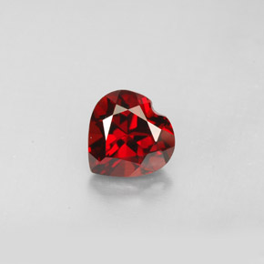 granate almandino Rojo oscuro natural de 1.64 ct, Forma de corazón, VVS-VS