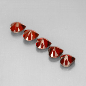 Gemas de granate almandino Rojo oscuro natural de  ct, Forma de corazón, VS