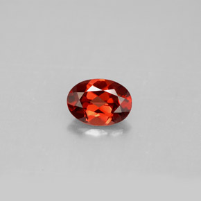 granate almandino Rojo oscuro natural de 0.90 ct, Corte Óvalo, VVS-VS