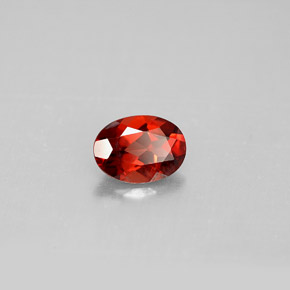 granate almandino Rojo oscuro natural de 0.90 ct, Corte Óvalo, VVS-VS