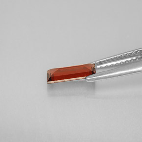 Granate almandino naranja rojizo natural de 0,73 ct, baguette, VS