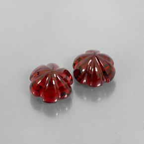 Gemas de granate almandino rojo natural de  ct, transparente, transparente / translúcido