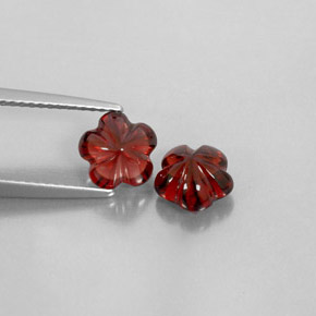 Gemas de granate almandino rojo natural de  ct, transparente, transparente / translúcido