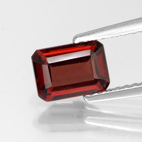 Granate almandino rojo natural de 1,28 ct, corte esmeralda, VS