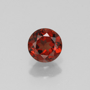 granate almandino Roja natural de 0.52 ct, Corte Redondo, VVS-VS