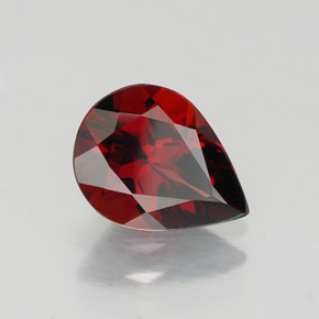 granate almandino Rojo oscuro natural de 1.59 ct, En forma de pera, VVS