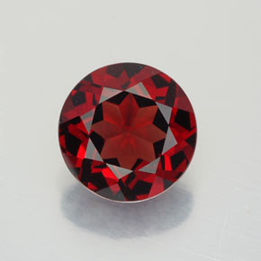 granate almandino Rojo oscuro natural de 2.16 ct, Corte Redondo, VVS