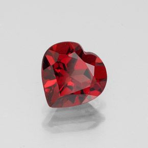 granate almandino Rojo oscuro natural de 1.39 ct, Forma de corazón, VVS