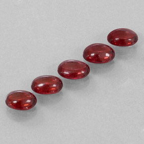 Gemas de granate almandino rojo natural de  ct, transparente, transparente / translúcido