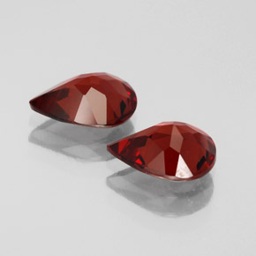 Gemas de granate almandino Rojo oscuro natural de  ct, En forma de pera, VVS-VS
