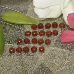 Gemas de Granate almandino Rojo medio natural de 4.17 ct, Redondo, Transparente