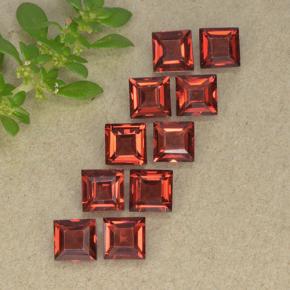Gemas de granate almandino Rojo escarlata natural de 4.03 ct, Cuadrado, VVS-VS