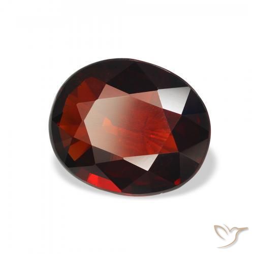 Granate almandino Rojo oscuro natural de 3.19 ct, Ovalada, VVS-VS