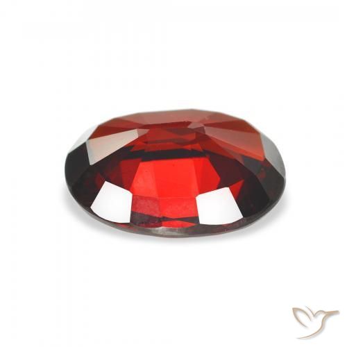 Granate almandino Rojo oscuro natural de 3.19 ct, Ovalada, VVS-VS