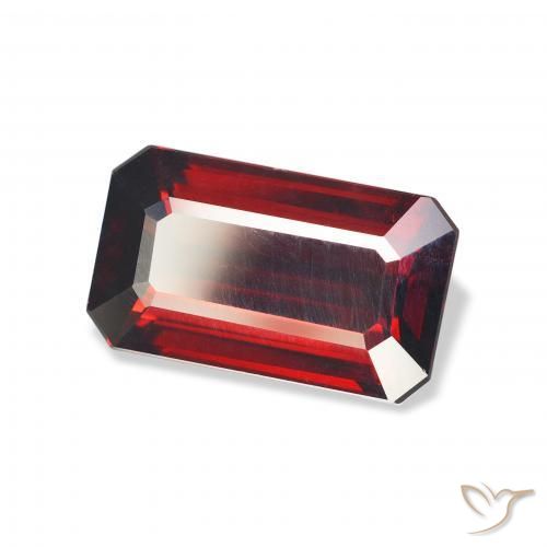 Granate almandino Rojo oscuro natural de 6.08 ct, Corte Octágono / Esmeralda, VVS-VS