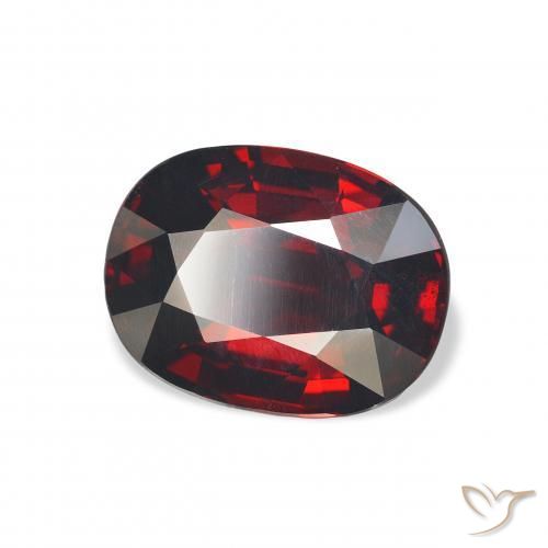 Granate almandino Rojo oscuro natural de 5.77 ct, Ovalada, VVS-VS
